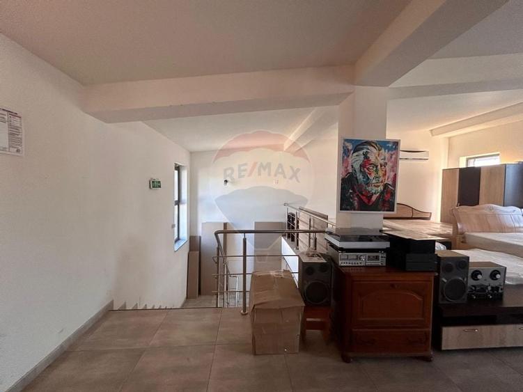 Spatiu comercial de 222 mp de inchiriat in Bals - 4