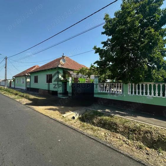 Casa de vanzare in centrul localitati Gurbediu. - 1