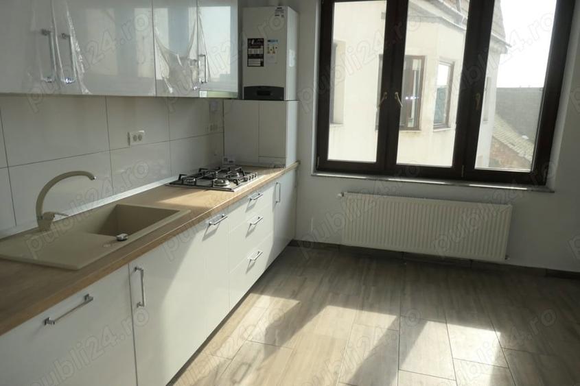 Spatiu pentru birouri - suprafata utila 180 mp - zona Pia?a Romana - 5