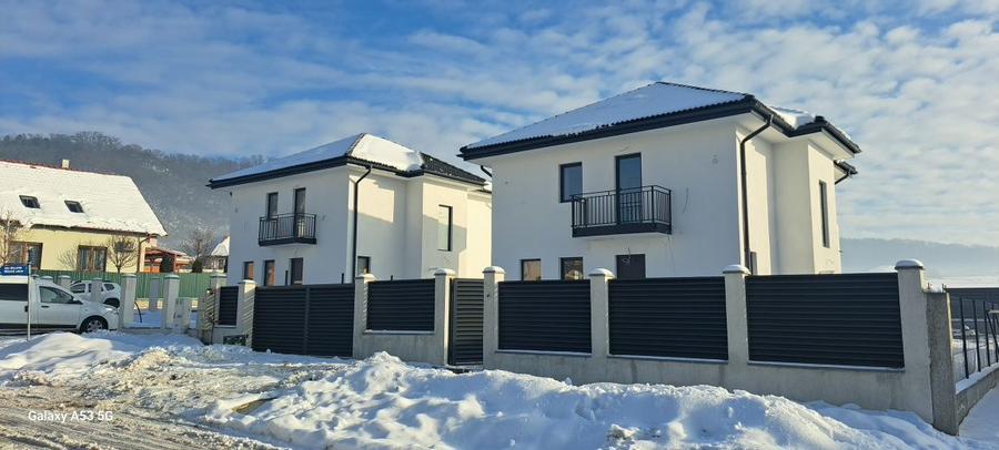 Case de vanzare in loc. Corunca ! - 5