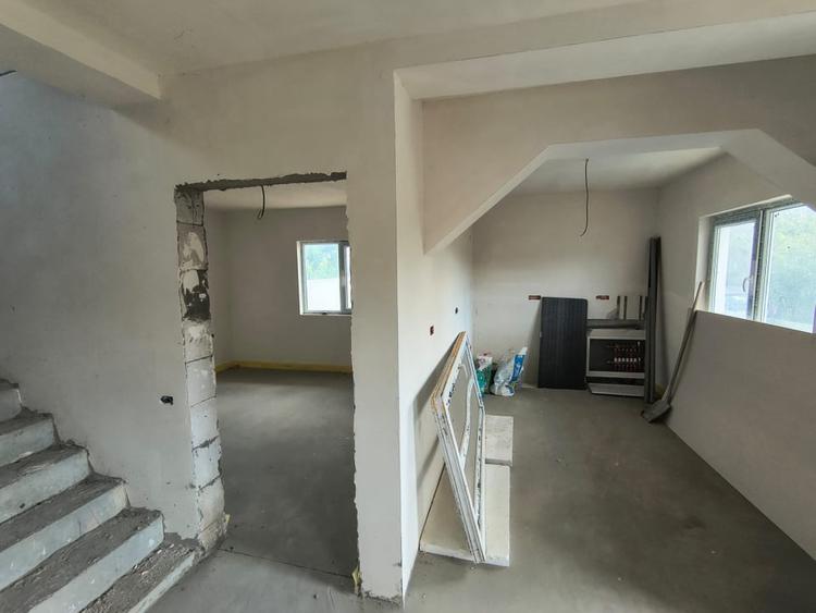 Navodari-casa P+1 5 camere la gri - 8