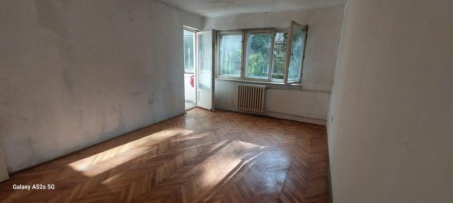Vand apartament 38mp, Etaj 1, 2 camere decomandat, zona Aleea Micus - 11