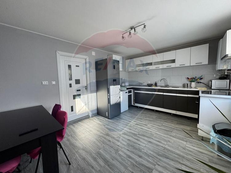 Apartament 3 camere la casă, cu acces la curte și zona de BBQ - 1