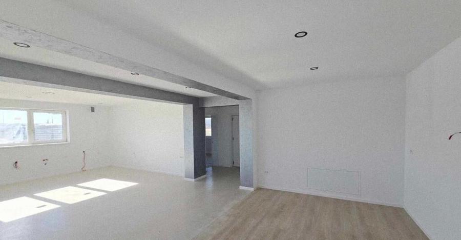 Hala noua + cladire birouri de inchiriat, zona Metro - 13