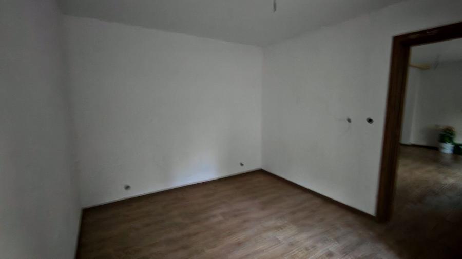 Casa P+E 4 camere , Racadau Carpatilor -LIDL- ,curte comuna. - 23