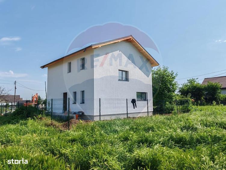 Casa / Vila cu 4 camere de vanzare Sabareni - 7