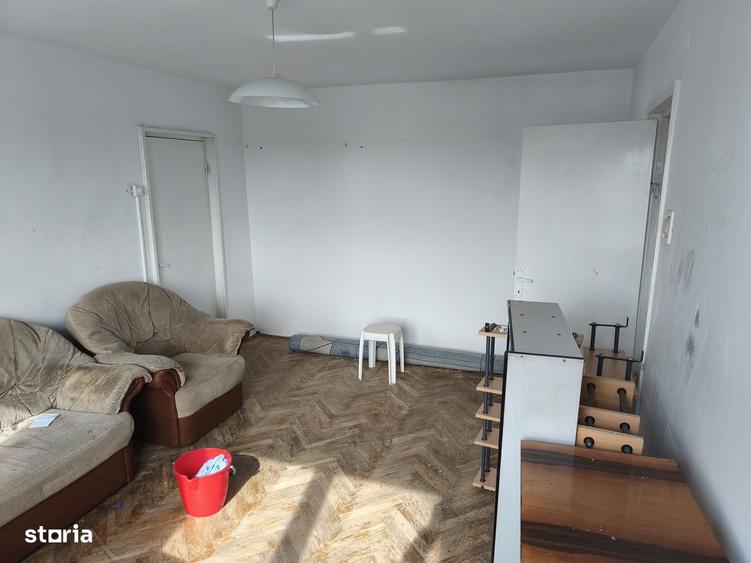 Octav Onicescu langa Parcul Mihai Eminescu piata Viilor Biserica Roset - 1