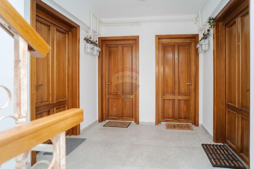 Apartament cu 3 camere de vânzare  ESQ Village  Valea Lupului - 21