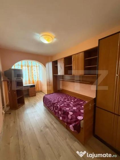 Apartament cu 3 camere decomandat în 9 Mai