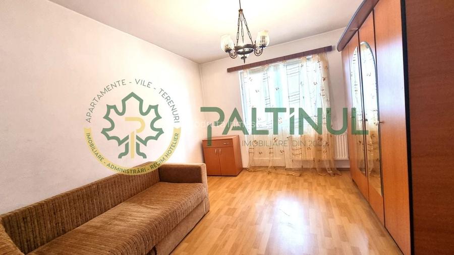 Ap. 3 camere in Strand str. Barsei et.4 cu balcon
