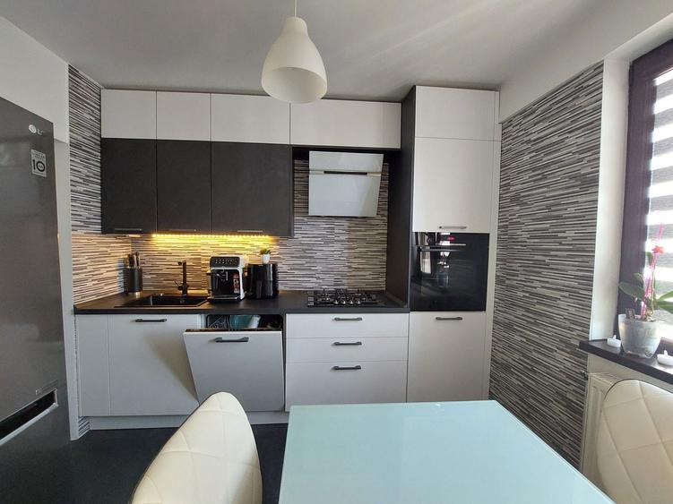 Vand apartament 3 camere decomandat Sup. 75mp - 2