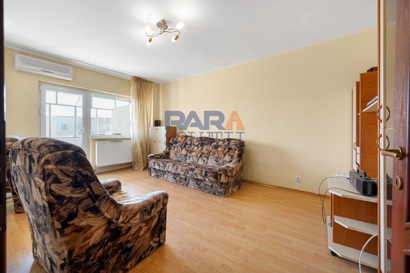 Apartament cu 4 camere decomandat, mobilat în Sud-Vest