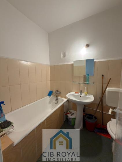 Spatiu comercial Pantelimon,vis a vis de piata Delfinului,Aleea Dobrina 4 - 21