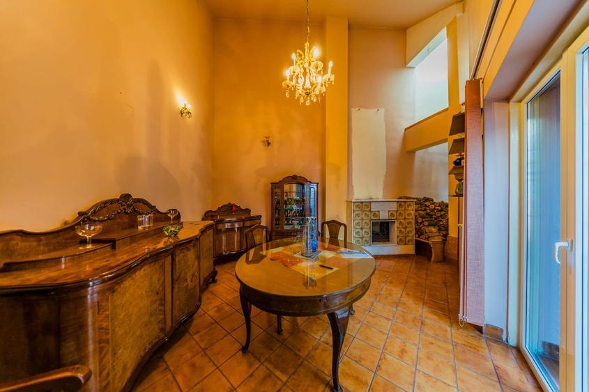 Vilă impunătoare cu arhitectură elvetiană pe 3 nivele - proprietar - 5