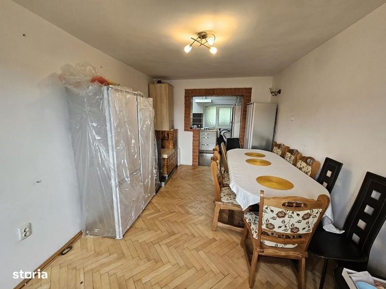 Casă cu 3 camere în Viișoara