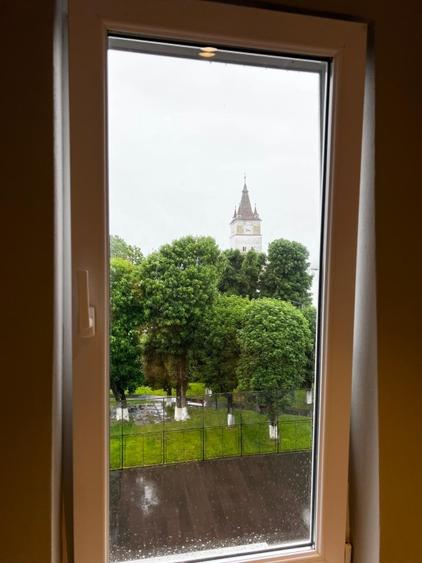 Apartament de vanzare/COMPLET RENOVAT/Central Hărman - 1