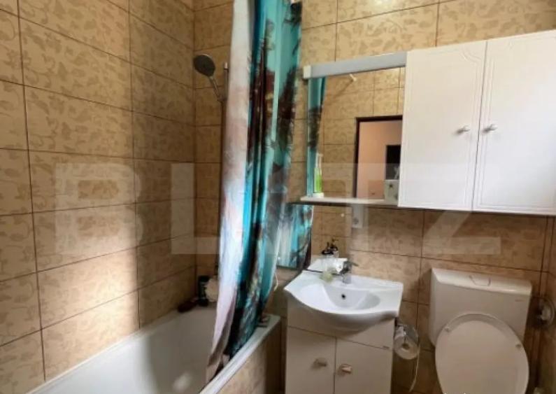 Casa, de vanzare, cu 4 dormitoare + garsoniera, 266 mp util - 4