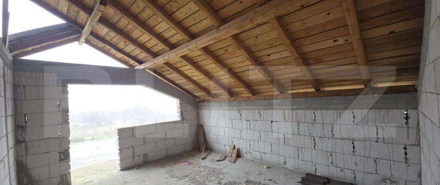 Casa la rosu, P+M, 4 camere, 400 mp teren, Simnicul de Jos - 1