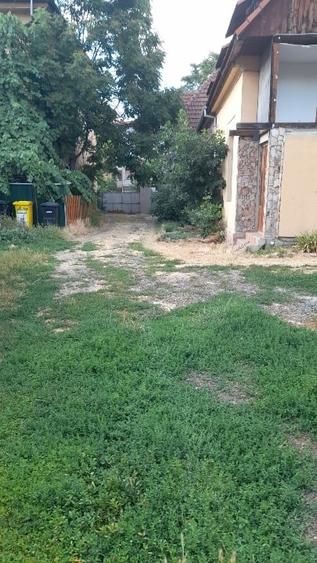 Apartament la curte comuna cu doua intrari - 14