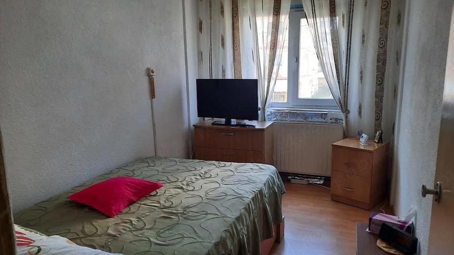 Apartament 3 camere, 2 balcoane decomandat, etajul 1 - 10