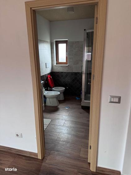 De vanzare casa spa?ioasa cu curte - 8