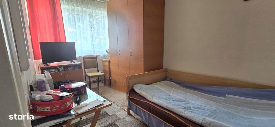 Aleea Trandafirilor Targovi?te, vanzare apartament 3camere, etaj3/4 - 5