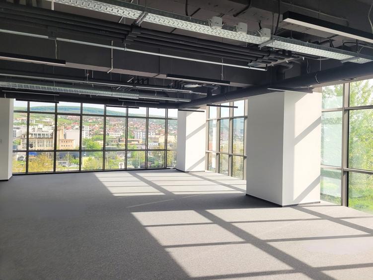 Închiriere Spațiu Birou Clasă A în Clădire Premium - 1