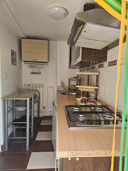 Garsoniera la curte la 10 minute de statia de metrou aparatorii partiei pentru o singura persoana ne - 4