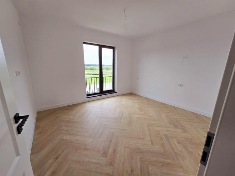 Duplex cu pereti separati langa padure si acces facil spre DN - 14