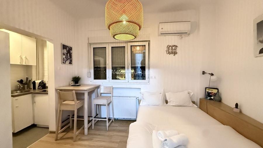 Garsoniera Universitate | View Hotel Corinthia