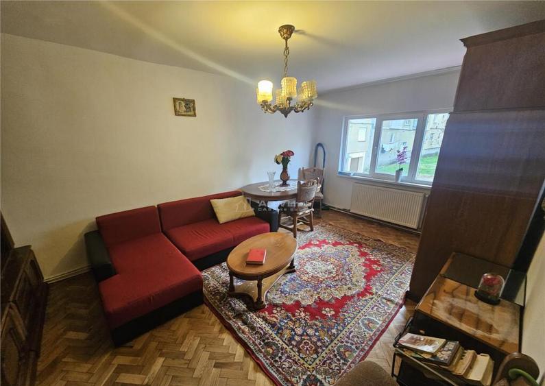 Resita, 3 Cam. Dec., Mobila Utilat, Parter Inalt, Micro 4 - 11