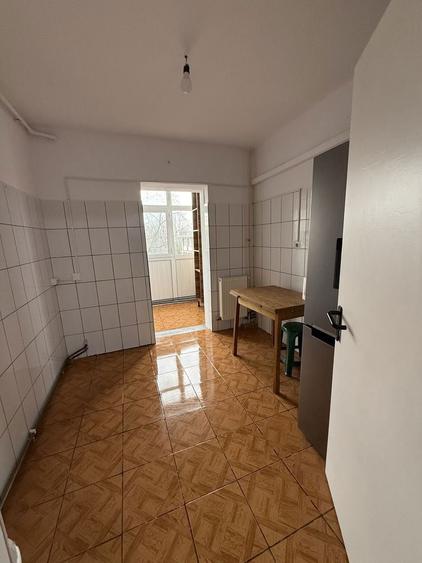 Inchiriez apartament 2 camere - 3