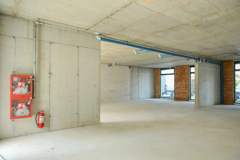 Spatiu comercial cu vitrina, 706 mp utili, terasa, parcari, zona Iulius Mall - 2