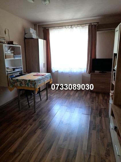 Apartament cu 3 camere decomandat în Drumul Taberei