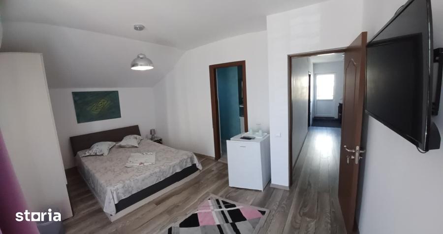 Casă cu 8 camere decomandat cu Teren 250 Mp în Nord