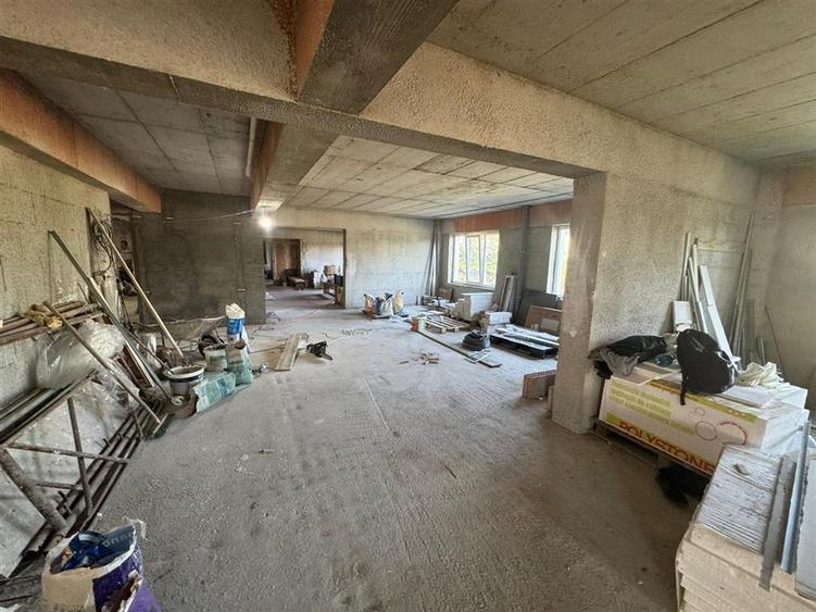 Sp com 277 mp, se poate inchiria si jumatate, bl nou, Lic Unirea - 20