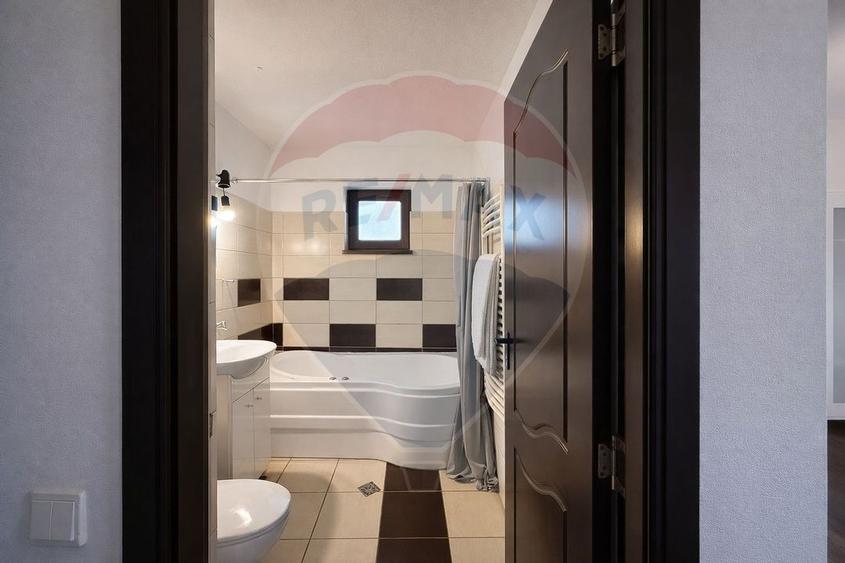 Pensiuni de vânzare lângă Bacău – 21 camere, oportunitate investiție - 7