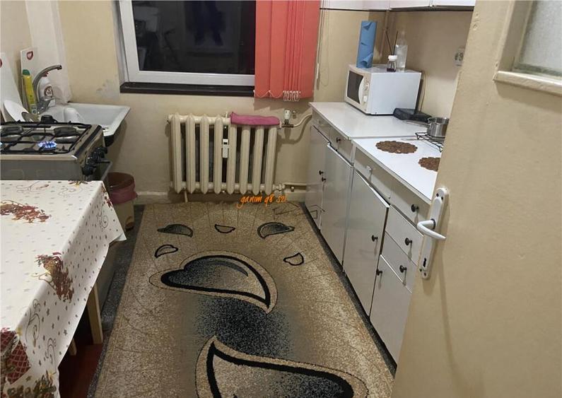 Apartament trei camere , zona Cartier Sud , 55 mp , curat - 3