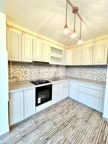 Apartament 3 camere, de vanzare  in Zona BMW / Floresti - 1