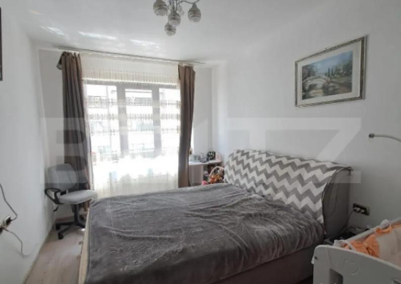 Apartament cu 2 camere, 80 mp, decomandat, zona Coresi - 3