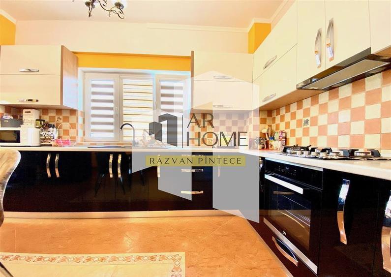 Apartament 3 camere, decomandat, 100 mp, zona Republicii, Pl - 15