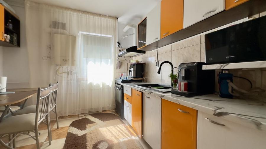 Apartament cu 4 camere decomandat, mobilat în CET