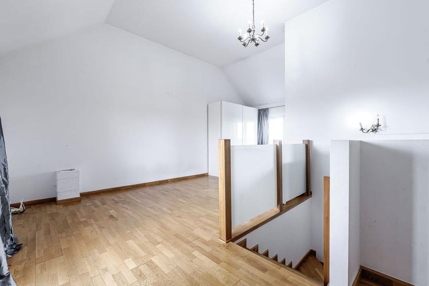 Casa spatioasa de vanzare &icirc;n Bujac , 3 bai, 5 camere, super pret! - 9