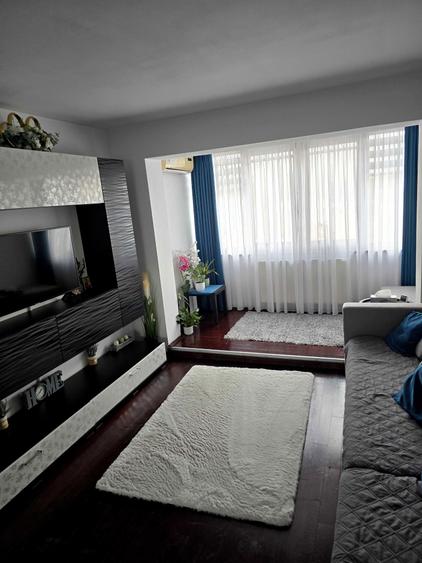 Vand apartament 2 camere piata (central) - 1