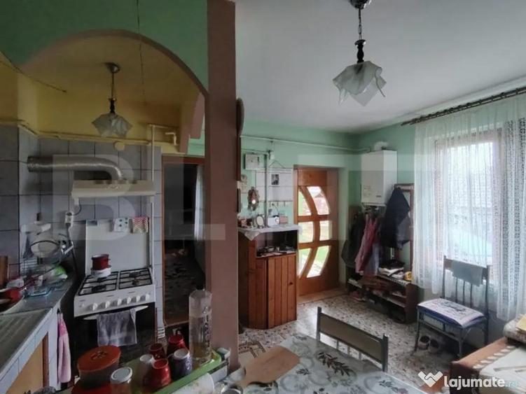 Casa cu 2 apartamente in Livezeni - 8