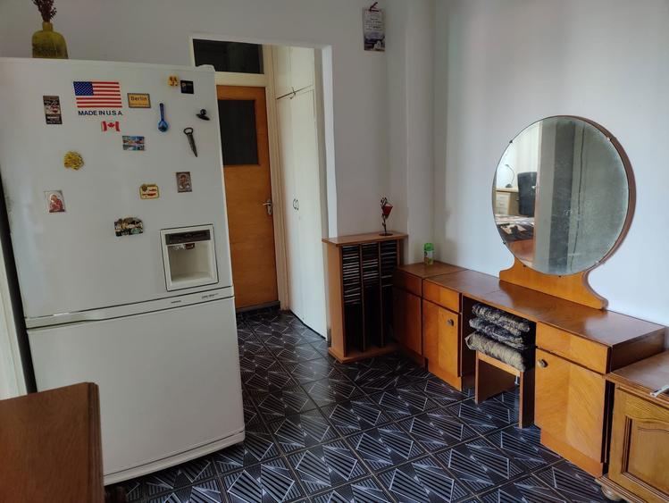 Inchiriez apartament 2 camere decomandat 50mp 4/4 str Margelelor - 4
