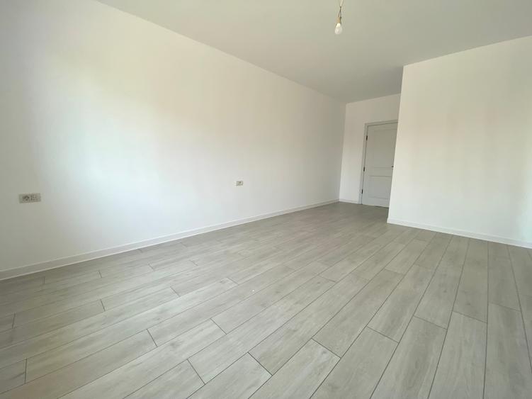 Duplex pe parter langa Timisoara | 3 camere si 2 bai | Perete dublu - 8