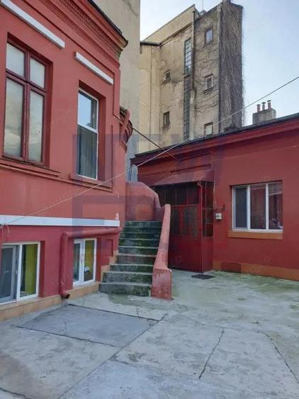 Apartament in vila de vanzare, zona Armeneasca - 1