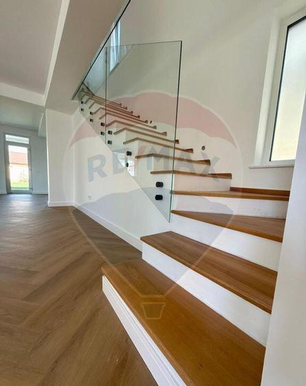 Casa / Vila cu 4 camere de vanzare - 11