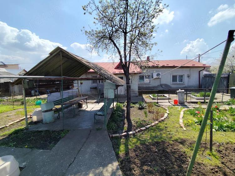 Vand curte Giurgiu , strada Topora?i zona 1 - 5